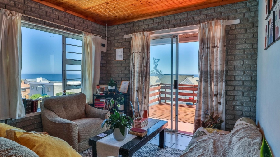 6 Bedroom Property for Sale in De Kelders Western Cape